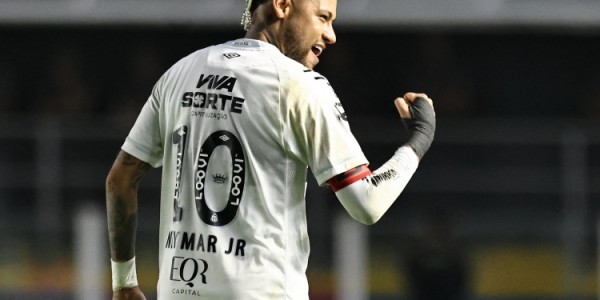 leyu app-巴媒：在巴西3-1克罗地亚的比赛中，许多球迷高喊内马尔名字