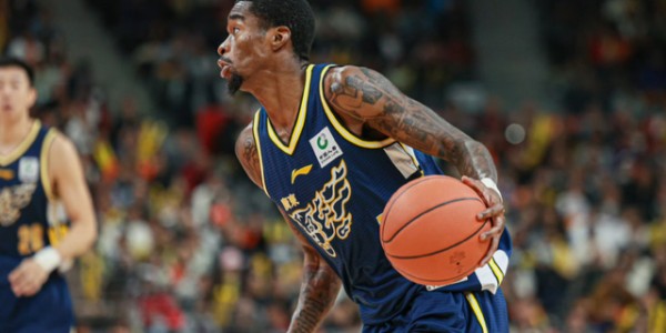 乐鱼体育VIP注册-广东宏远拒绝输球！杜锋全力出击，五大主力缺席，央视直播